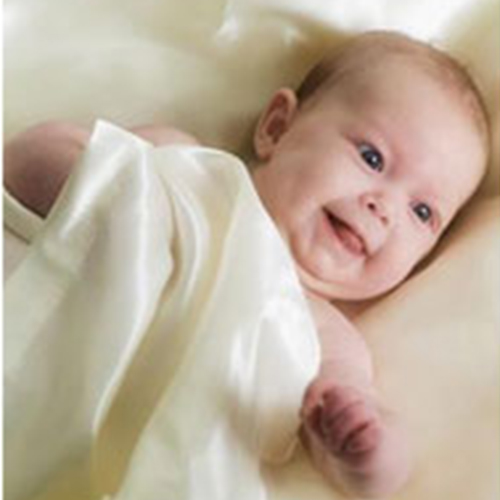 คุณแม่หลายๆ คนอาจจะเคยเจอกับเหตุการณ์ที่เจ้าตัวเล็กชัก เพราะ ไข้ขึ้นสูง (Febrile Convulsions)