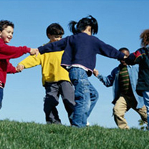 สอนลูกผูกมิตรกับคนรอบข้างอย่างสร้างสรรค์ 